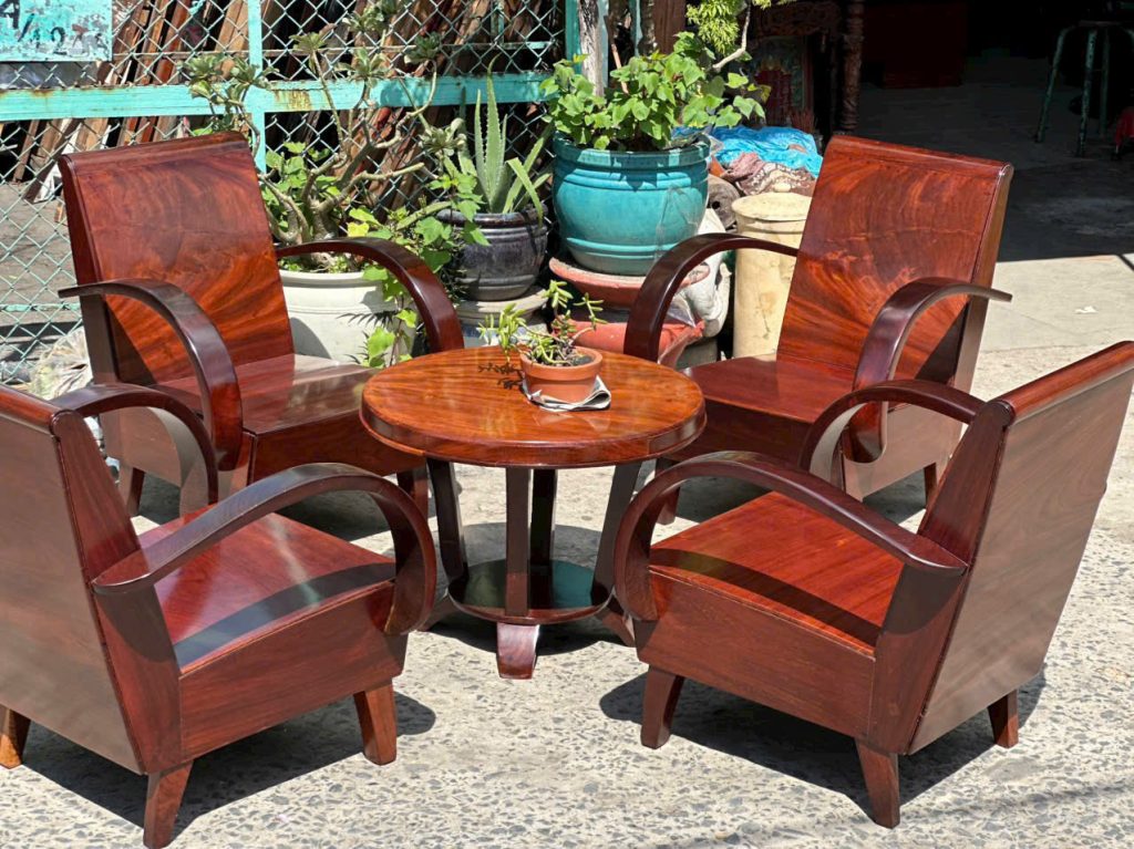 Thu mua bàn ghế gỗ tại Huế – Giải pháp thanh lý, uy tín và giá tốt