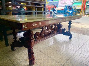 Dịch Vụ Thu Mua Bàn Ghế Gỗ Tại Thủ Đức – Cần Gì Ở Một Đơn Vị Chuyên Nghiệp?