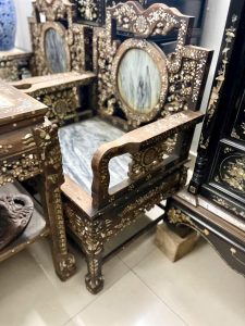 Lợi Ích Khi Chọn Đơn Vị Thu Mua Bàn Ghế Gỗ Uy Tín Tại Bình Chánh
