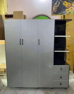 Tủ quần áo, bàn làm việc